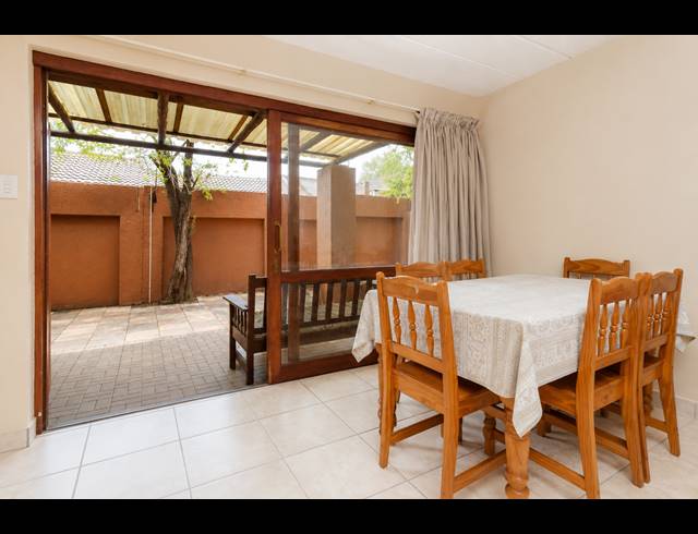 2 BEDROOM APARTMENT FOR SALE IN SUNNINGHILL
